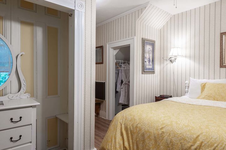 Room 81 of 115