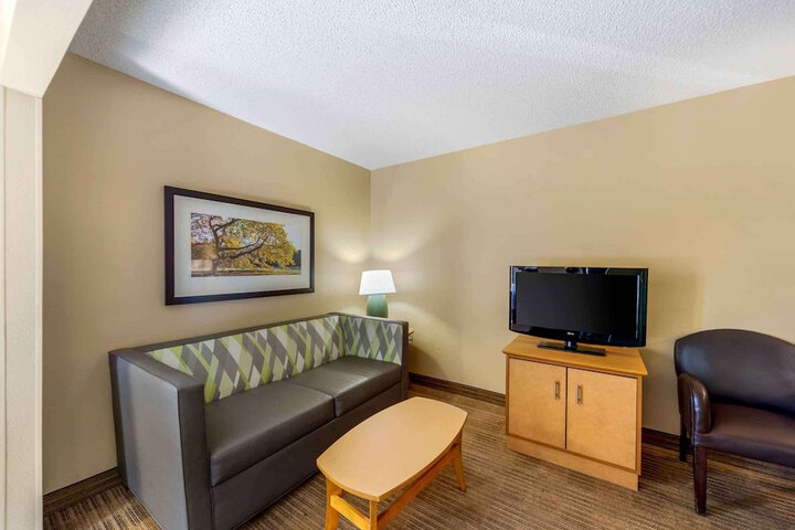 Room 21 of 35