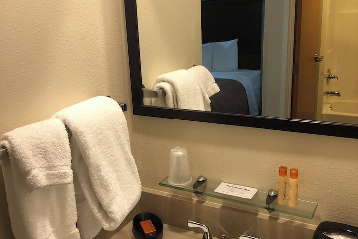Room 10 of 24