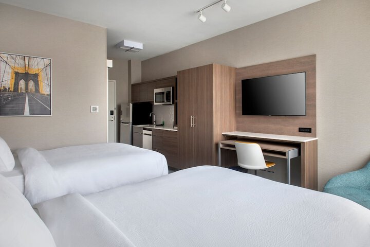 Room 11 of 24