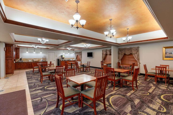 La Quinta Inn & Suites by Wyndham Rifle
