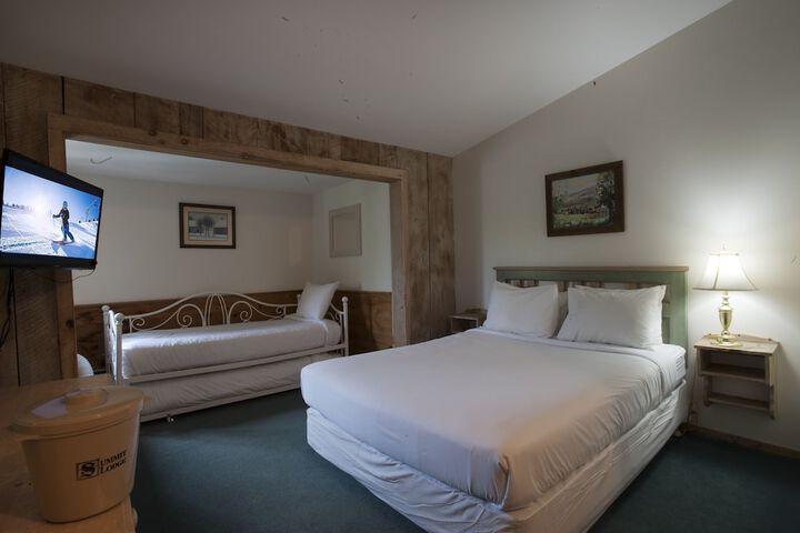 Summit Lodge