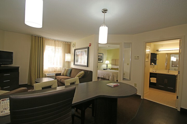 Room 18 of 25