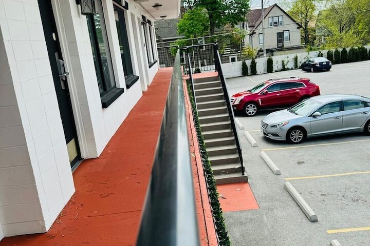 Hotel 1 of 77