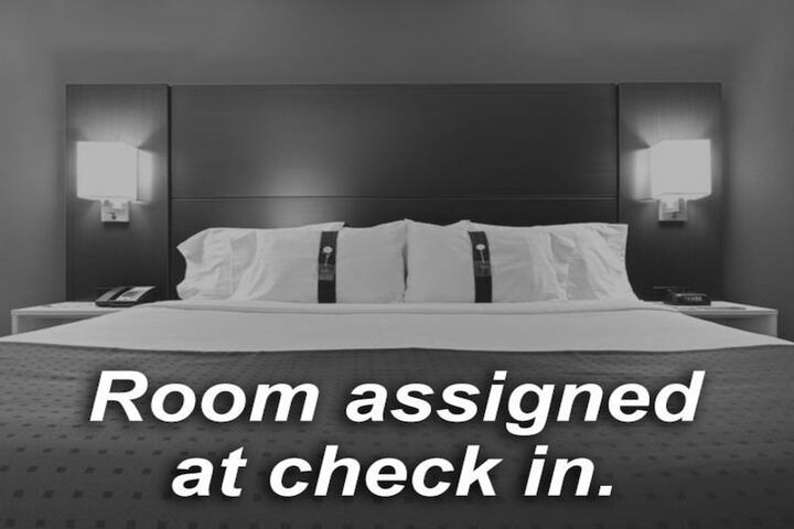 Room 17 of 46