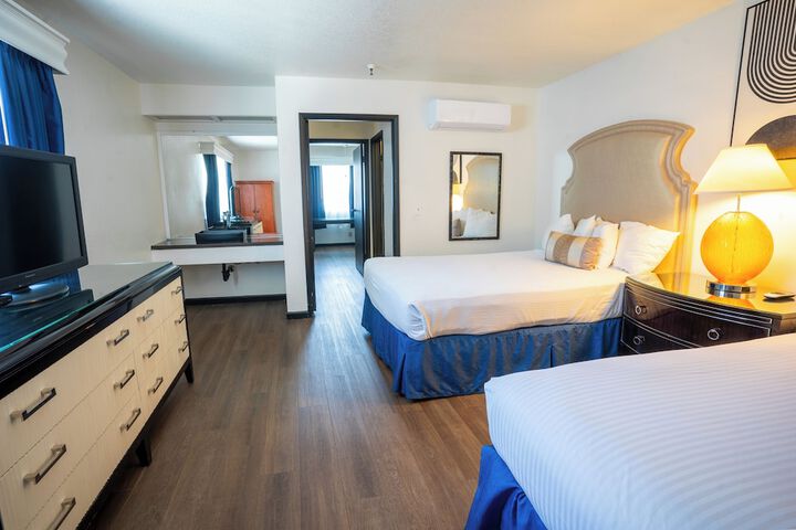 Room 32 of 46