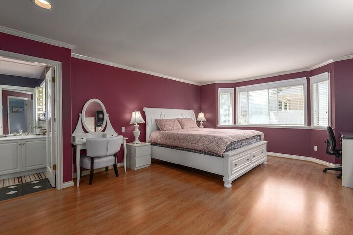 Room 16 of 30