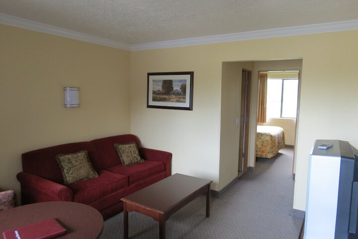 Western Royal Inn