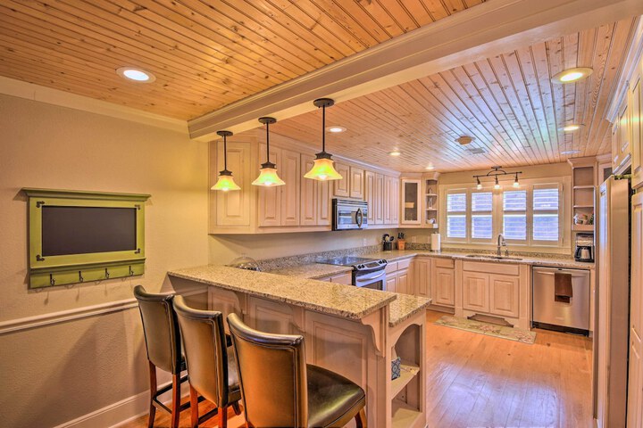 Serving Southern Charm at This Clarkesville House!