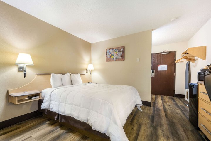 Room 16 of 44