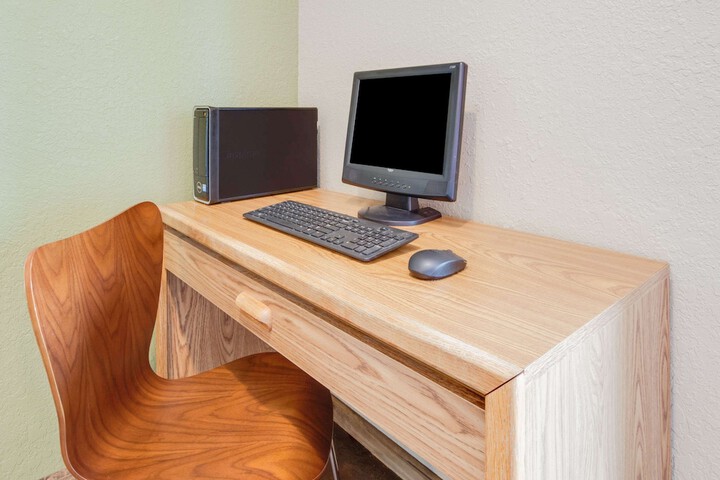 Business Center 23 of 24