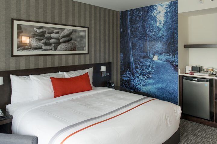 Room 10 of 50