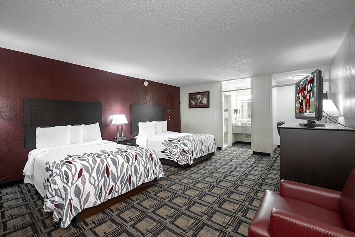 Room 13 of 27