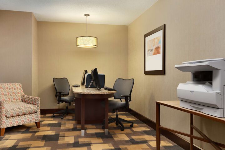 Business Center 28 of 29