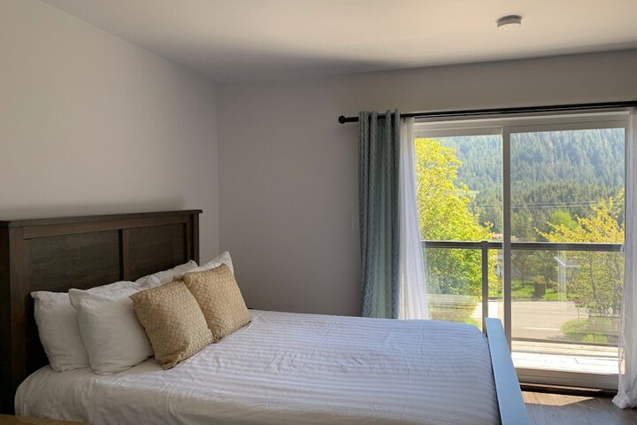Black Rooster Guesthouse