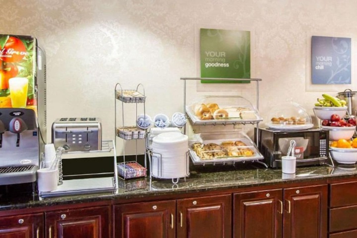 Breakfast/Coffee Service 40 of 51
