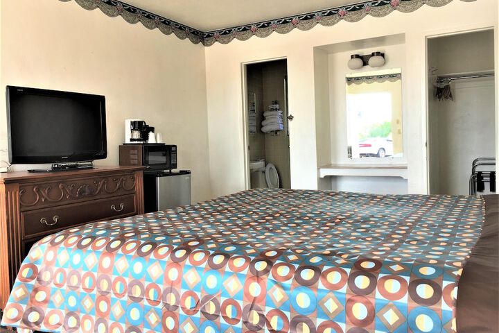 Room 11 of 19
