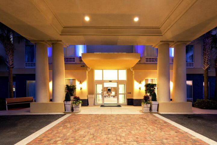 Holiday Inn Express Hotel and Suites Arcadia by IHG