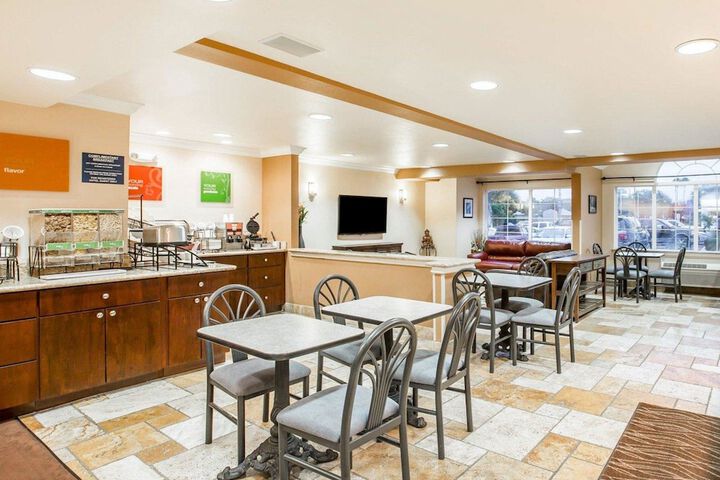 Comfort Inn & Suites Salinas City Center Area
