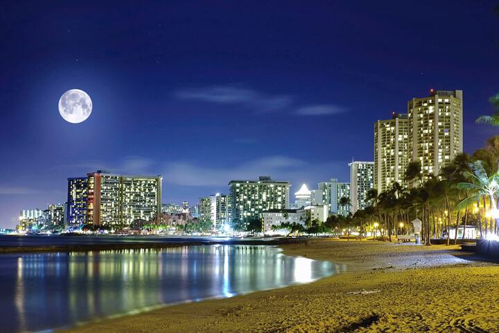Hyatt Regency Waikiki Beach Resort & Spa