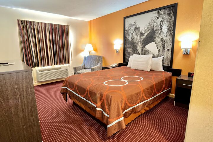 Room 15 of 21