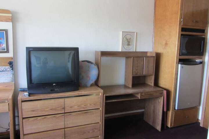 Warrick Plaza Inn