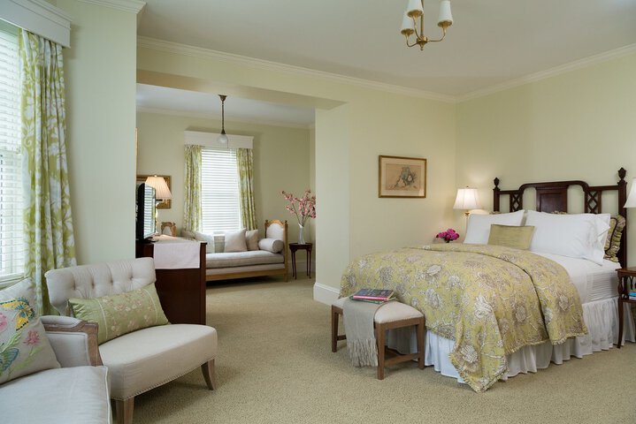 Room 52 of 68