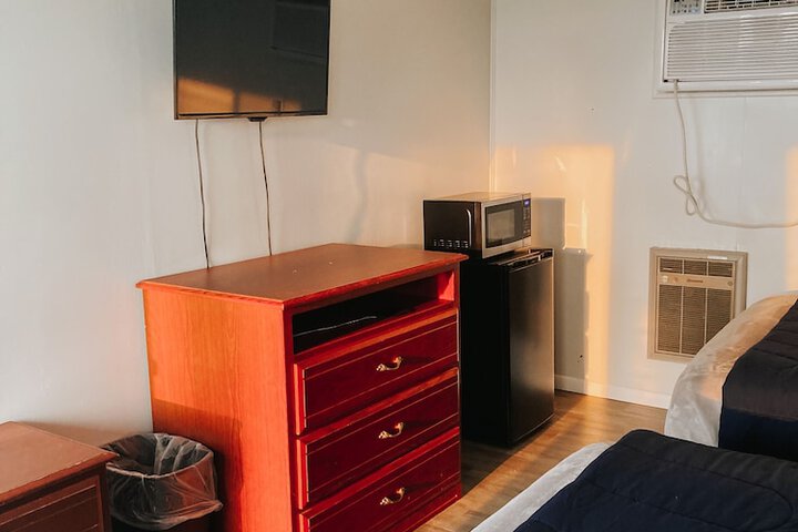 Room 33 of 35