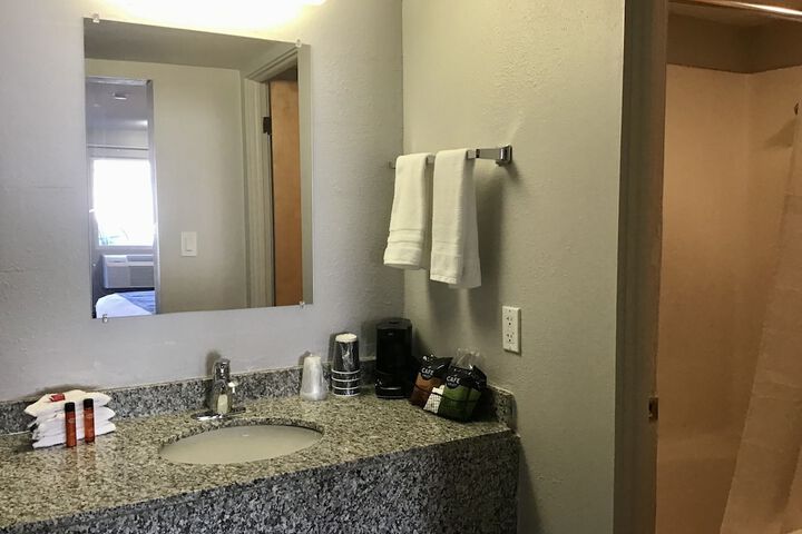 Room 8 of 23