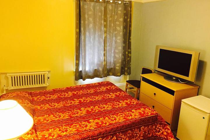 Room 14 of 33