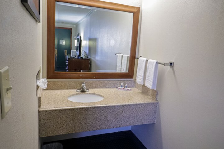 Room 14 of 38