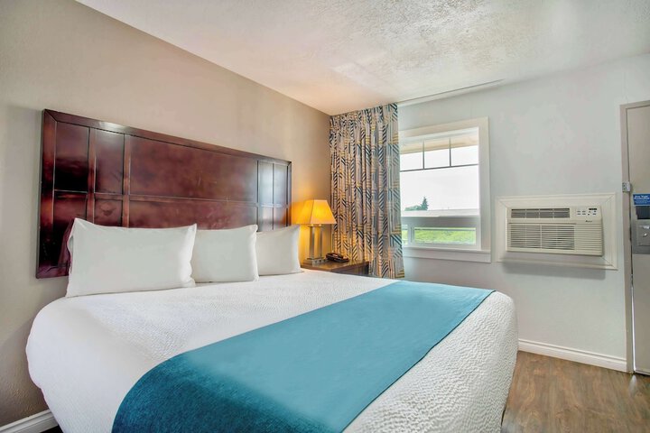 Studio 6 Suites Albany OR