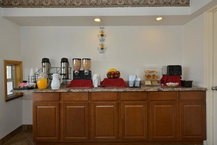 Breakfast/Coffee Service 19 of 20