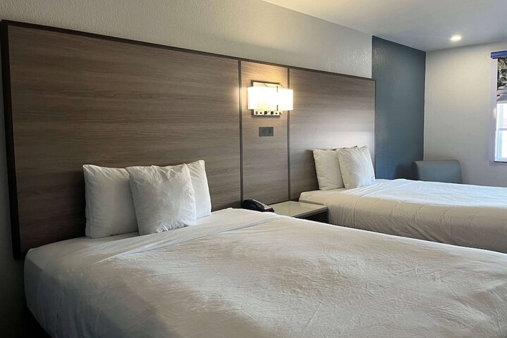 Room 17 of 52