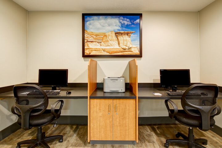 Business Center 19 of 19