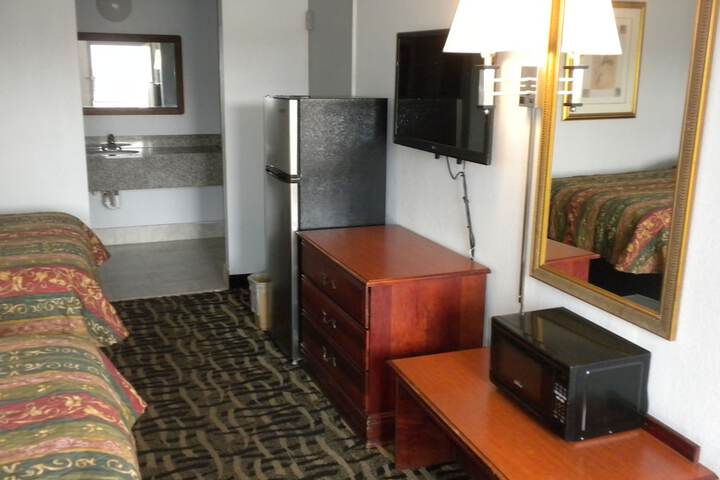 Room 7 of 12