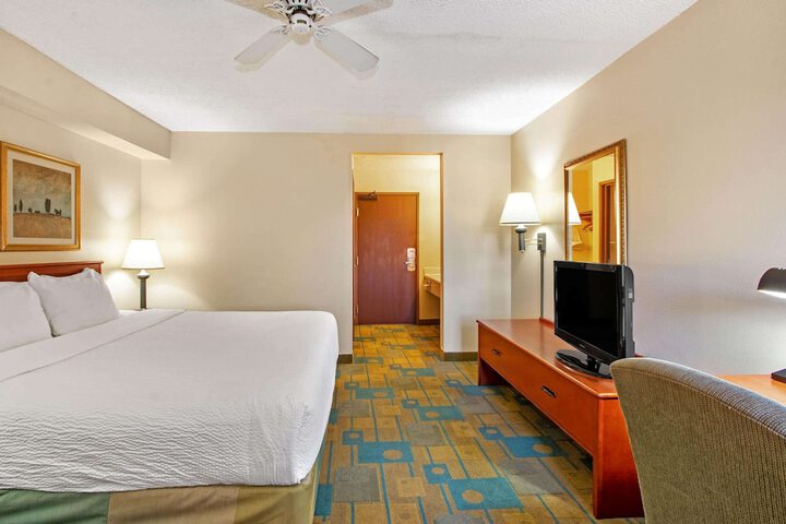 Room 21 of 31