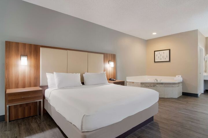 Room 10 of 30