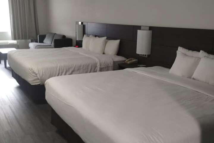 Room 44 of 127