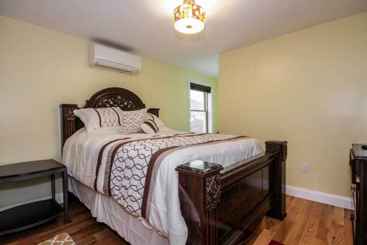 Room 11 of 32