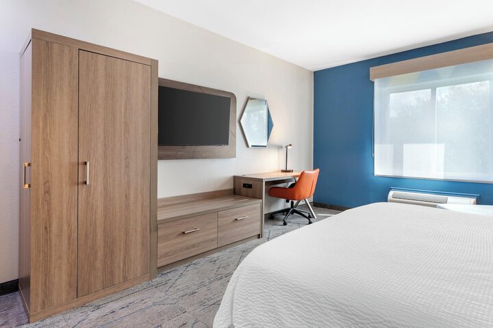 Room 21 of 43
