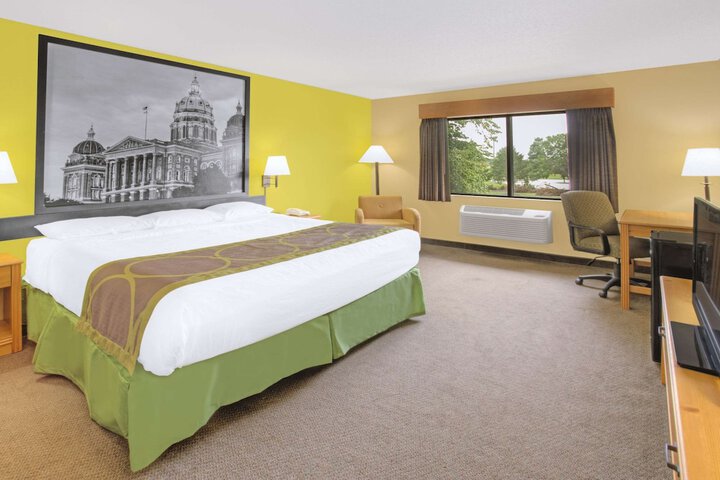 Room 14 of 15