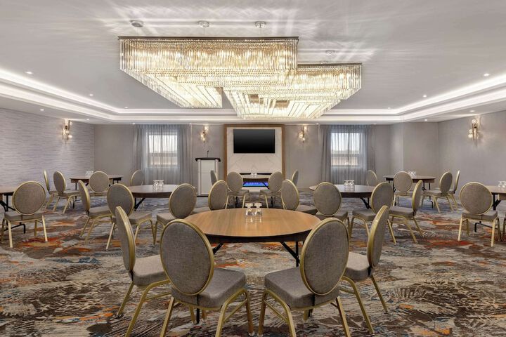 DoubleTree by Hilton Kingston