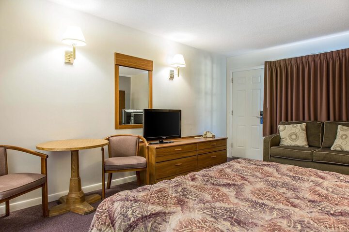 Room 13 of 22