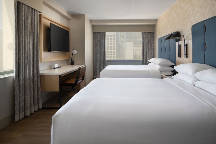 Room 33 of 104