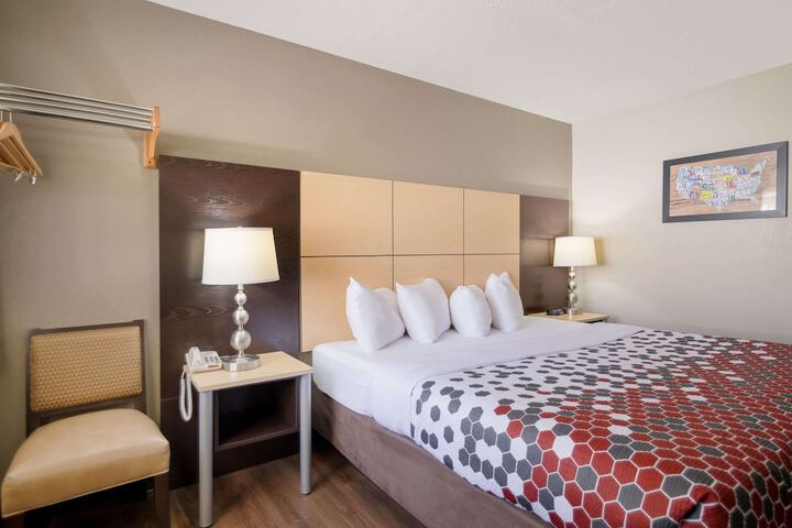 Room 15 of 36