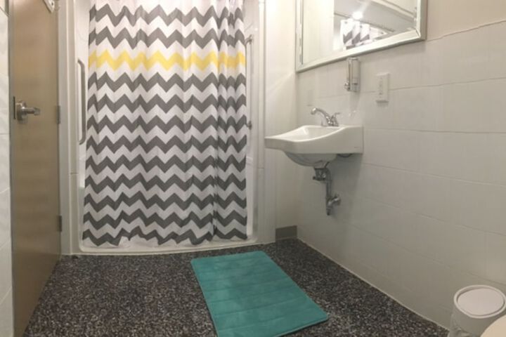 Room 20 of 28