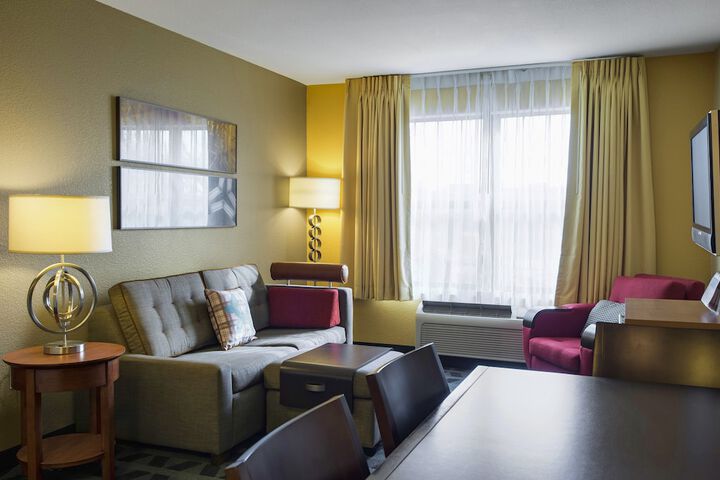 Room 10 of 32