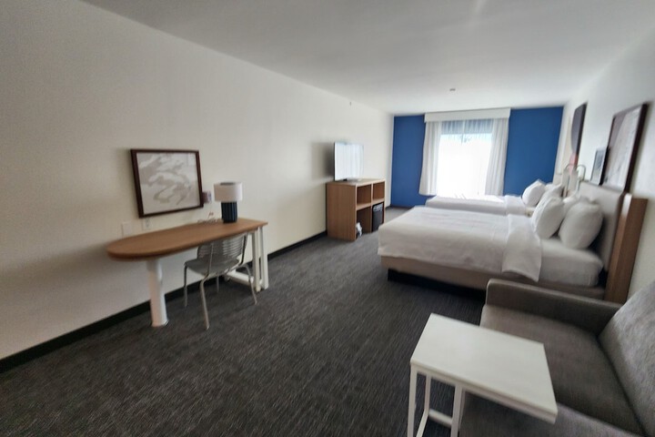 Room 32 of 36