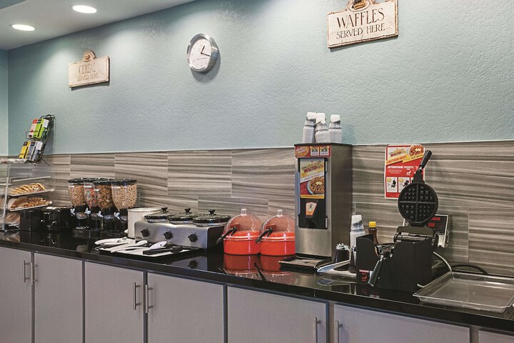 Breakfast/Coffee Service 28 of 36